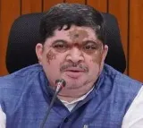 Ponnam Prabhakar Challenges Bandi Sanjay to Prove Victory Without Fake Votes
