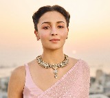 Alia Bhatt is ‘mama’ Soni Razdan’s ‘biggest fan’