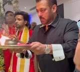 Salman Khan Celebrates Ganesh Chaturthi with Family