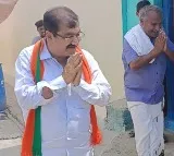 K'taka MLA says woman SP acts like pet dog of Cong leaders; FIR slapped by police