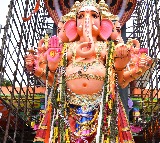 Telangana CM offers 'puja' at Kharitabad Bada Ganesh