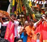 Revanth Reddy Offers Prayers at Khairatabad Ganesh