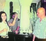 Ameesha Patel celebrated signing 'Kaho Naa... Pyaar Hai' by enjoying champagne with Rakesh Roshan