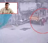 Hydra Commissioner Reacts to Child Falling into Manhole