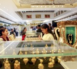 Gold and silver prices hit record high this week amid global uncertainty