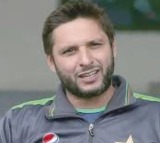 Shahid Afridi criticizes Modi praises Rahul Gandhi