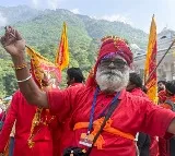 Mata Vaishno Devi Yatra resumes after temporary suspension