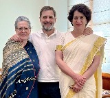 Sonia Gandhi, Rahul, join Priyanka on private visit to Wayanad