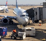 US Flight Delays Hundreds of Flights Grounded Due to Technical Issues