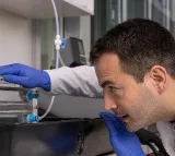 Australian scientists supercharge vinegar's antibacterial effect with nanoparticles