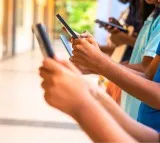 Toyoake City Limits Smartphone Use to Two Hours