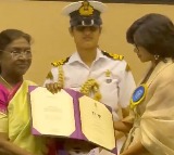 Telugu film Gandhi Tata Chettu received praise from the President of India.