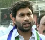 Devineni Avinash Demands Apology from Balakrishna