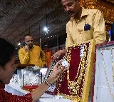 Gold reaches record high, poised for best month in 14 years