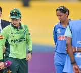 Harmanpreet Kaur Leads India Womens Team in No Handshake Policy Against Pakistan