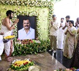 Chandrababu Naidu family visits Naravaripalle pays tribute to Ramamurthy Naidu