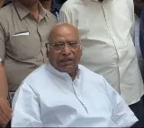 Not acceptable to throw shoe at judges in the name of religion: Kharge