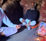 Rajinikanth Meditates in Mahavatar Babaji Cave