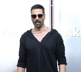 Akshay Kumar suggests newcomers to never sign a three-movie deal, explains why
