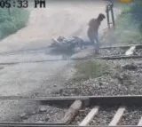 Train accident in Uttar Pradesh claims youths life