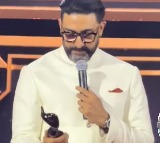 Abhishek Bachchan Praises Wife Aishwarya at Filmfare Award Ceremony
