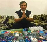 Credit Cards Help Indian Manish Dhaameja Earn Guinness Record