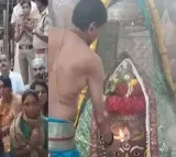 India womens team visits Ujjains Mahakaleshwar Temple attends Bhasma Aarti