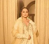 Sonakshi Sinha’s reaction to her pregnancy rumours hilarious