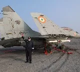 Narendra Modi witnesses Indian warplanes power on INS Vikrant