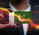 Pakistan Stock Market Crashes Amid Economic Political Uncertainty
