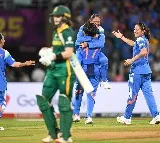 Indian Womens Cricket Team 5 wickets from World Cup Title