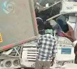 15 killed in bus-truck collision in Telangana's Rangareddy