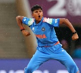 Kranti Gaud Awarded 1 Crore for World Cup Performance