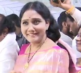 Jogi Ramesh Family Booked for Rioting at Vijayawada Hospital