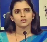 Are Shyamala Says She Read Party Script on Kurnool Bus Accident