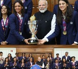 Narendra Modi Meets World Cup Winning Womens Cricket Team