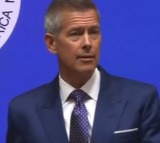 US to cut flight operations by 10 per cent as government shutdown hits air travel