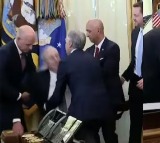 Donald Trumps Drug Event Paused As Man Faints At White House