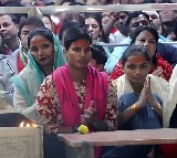 Deepti Sharma visits Ujjain's Mahakaleshwar Temple, attends Bhasma Aarti