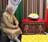 PM Modi meets Bhutans Fourth King Jigme Singye Wangchuck