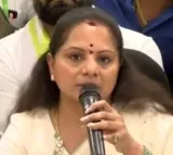 Kalvakuntla Kavitha Pays Tribute to Kaloji Narayana Rao