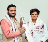 Could see happiness on father’s face after winning Women’s ODI World Cup: Shafali Verma