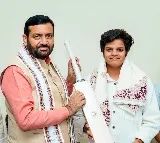 Could see happiness on father’s face after winning Women’s ODI World Cup: Shafali Verma