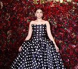 Aditi Rao Hydari warns of her WhatsApp impersonator