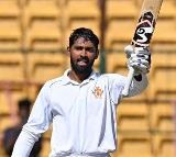 Ravichandran Smaran Praised by Shashi Tharoor for Double Century