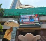 Indian stock markets slip on weak global cues