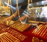 Gold Price Fluctuates This Week Amid Global Cues