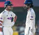 2nd Test: India lose wickets in heap, reach 102/4 at tea