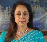 Hema Malini, daughter Esha Deol seen with folded hands after Dharmendra’s cremation