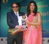 Priyanka Chopra pays heartfelt tribute to Dharmendra: He made me feel welcome in the industry when no one knew me